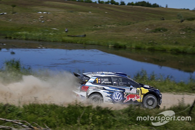 Ogier lidera en Polonia