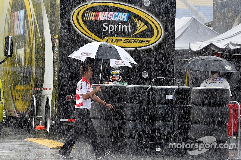 La lluvia cancela las clasificaciones de la Copa y la Xfinity en Kentucky
