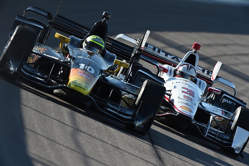 Castroneves et Kanaan en première ligne tout à l'heure, Bourdais sur la dernière