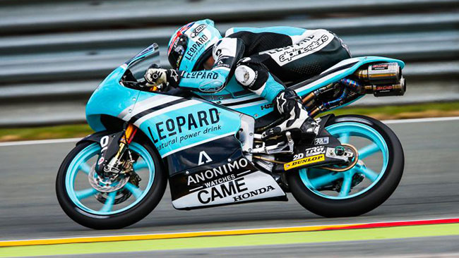 Nemmeno una caduta nega la pole a Danny Kent