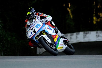 Bruce Anstey mattatore in SBK e Supersport
