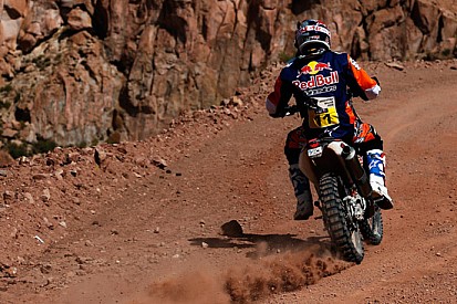 Dakar: concesso di caricare i mezzi a fine speciale