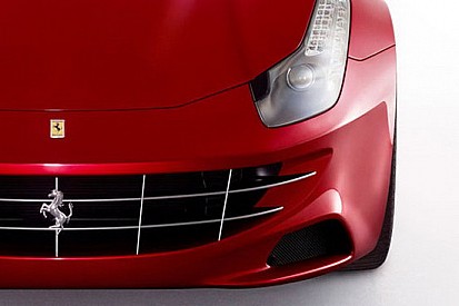 Presentata la nuova Ferrari a trazione integrale