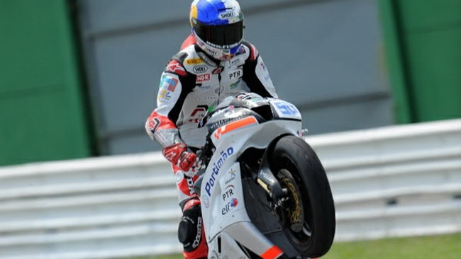 Vittoria e primato per Eugene Laverty