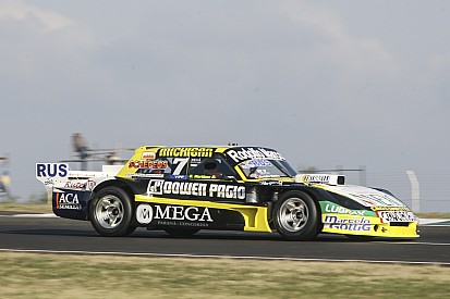 Martínez arrancó derecho de local
