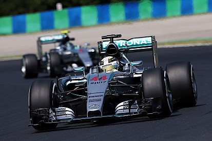 Вольф назвал причины спокойствия в стане Mercedes