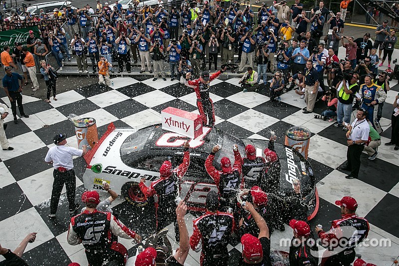 Logano lució insuperable en Watkins Glen