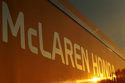 McLaren tiene 55 plazas de penalización para la parrilla