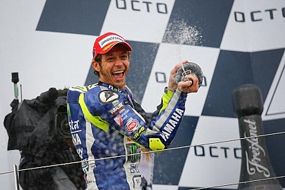 Rossi vence GP da Grã-Bretanha e retoma liderança do campeonato