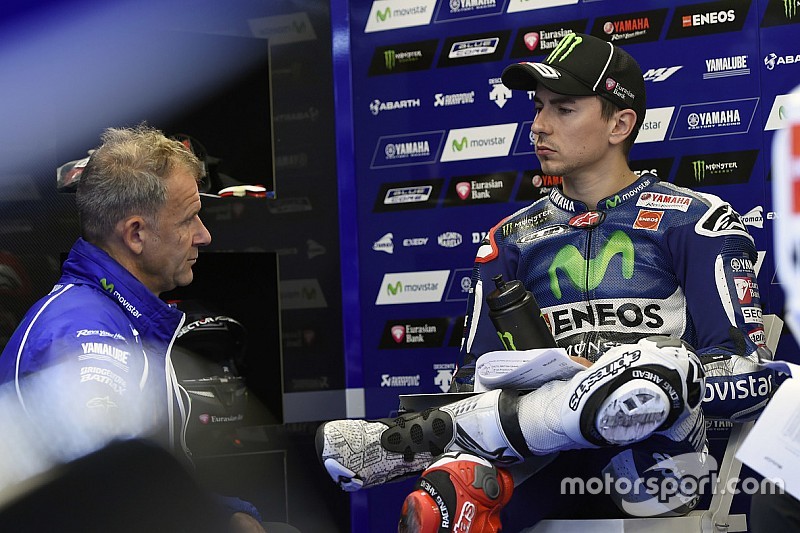 Lorenzo, enojado con Pol Espargaró: