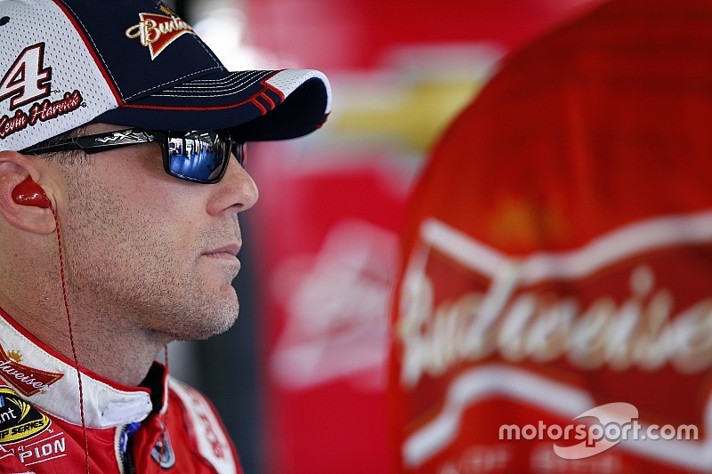 Harvick es el más rápido en la Happy Hour