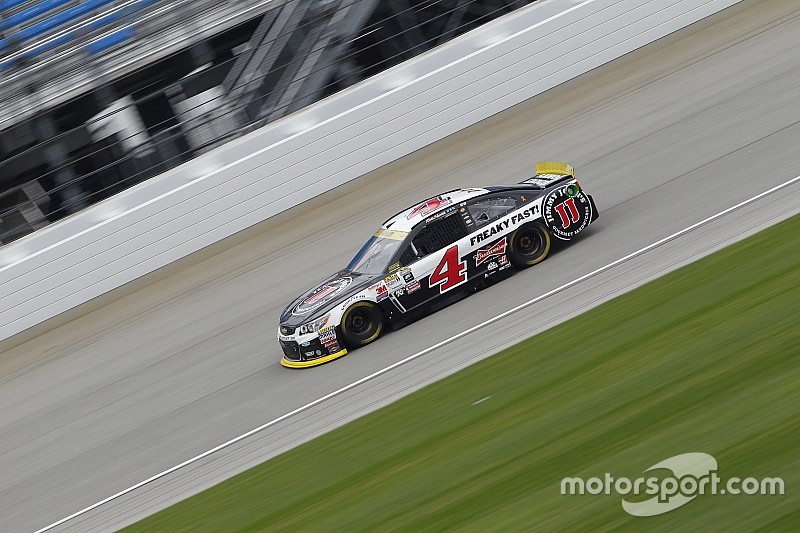 La pioggia regala la pole a Kevin Harvick