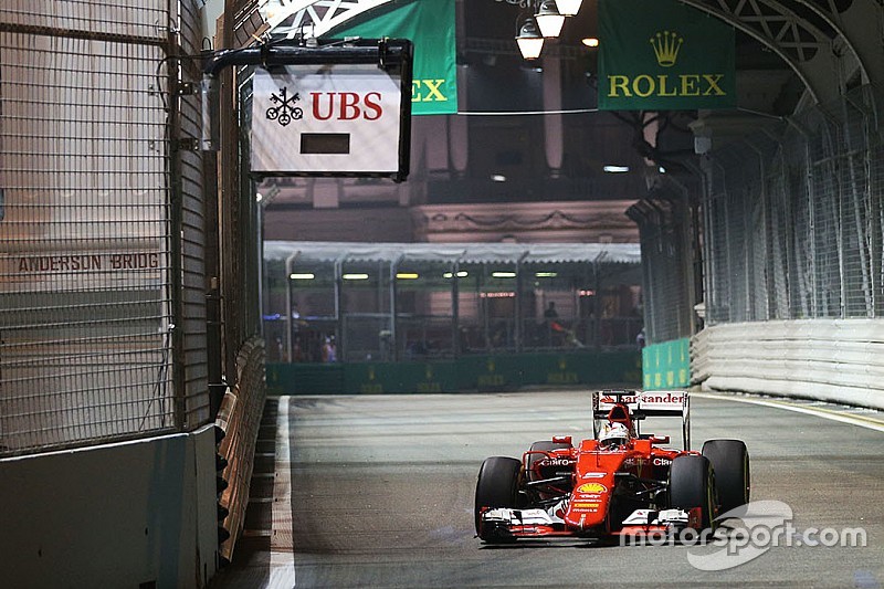 Vettel, poleman -