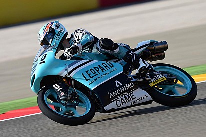 Después de acalorada disputa, Oliveira vence en el GP de Aragón