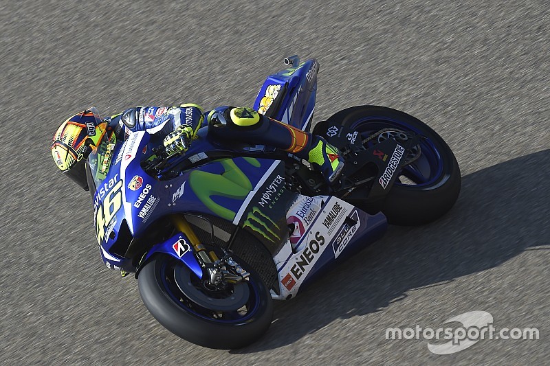 Valentino intentó rebasar a Pedrosa, pero