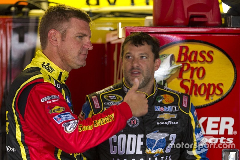 Clint Bowyer’s future is becoming clearer