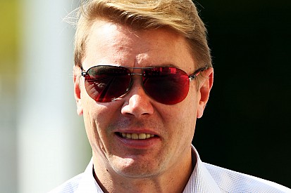 Hakkinen faz duras críticas à postura de Alonso