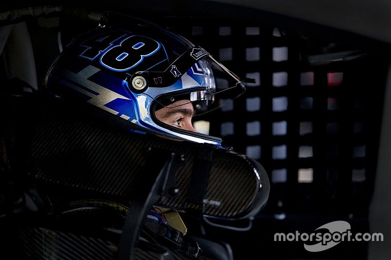Jimmie Johnson cumple 500 carreras en Sprint Cup