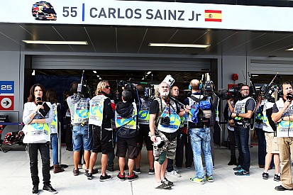 В Toro Rosso начали разбираться с аварией Сайнса