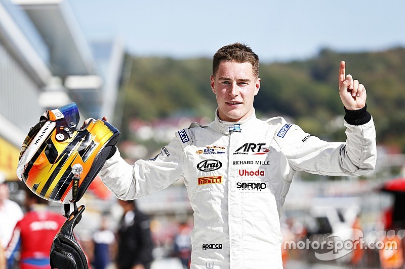 Richie Stanaway gewinnt GP2-Sprint in Sotschi, Stoffel Vandoorne den GP2-Titel
