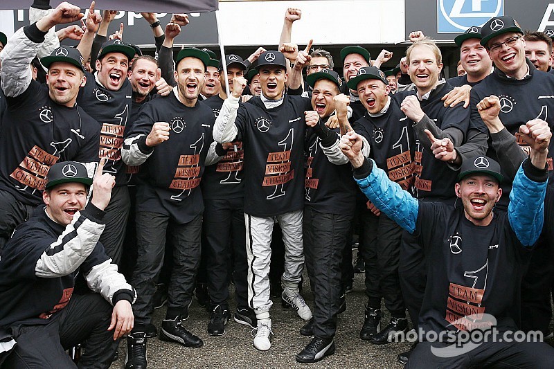 Mercedes feiert Pascal Wehrlein: „Verdienter DTM-Champion“