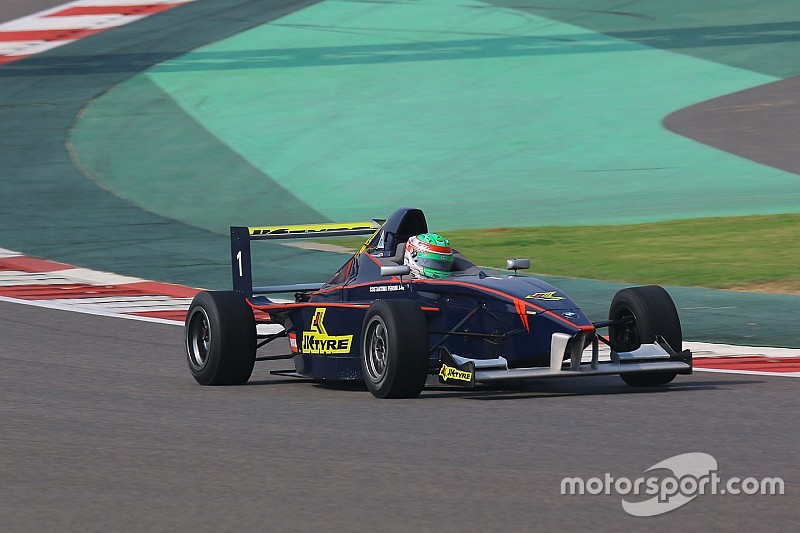 Prima vittoria per Costantino Peroni nella JK Tyre