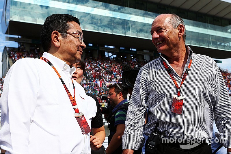 Экклстоун: Деннис препятствует сотрудничеству Honda и Red Bull