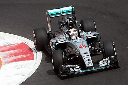 Para Hamilton, el trazado está 'alocadamente resbaloso'