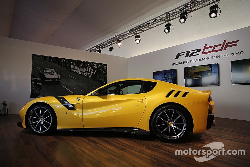 Ferrari presenta el F12tdf en Mugello