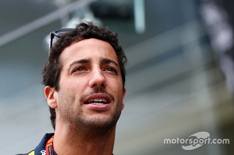Ricciardo: el nuevo motor Renault podría influir en los planes de 2016