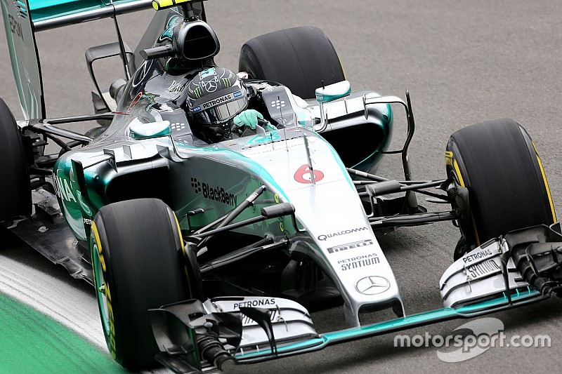 Mercedes fait des tests car