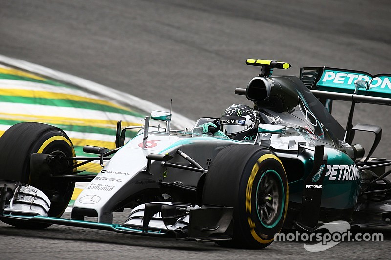 Mercedes évite un duel stratégique entre Rosberg et Hamilton