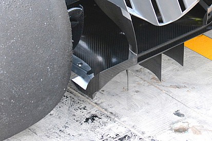 Mercedes: generatore di vortice al bordo dell'estrattore
