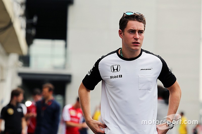 Vandoorne sluit bandentest Pirelli als snelste af, Verstappen op P8