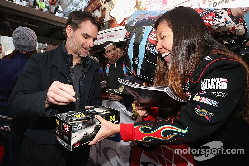 Jeff Gordon, listo para su nuevo trabajo