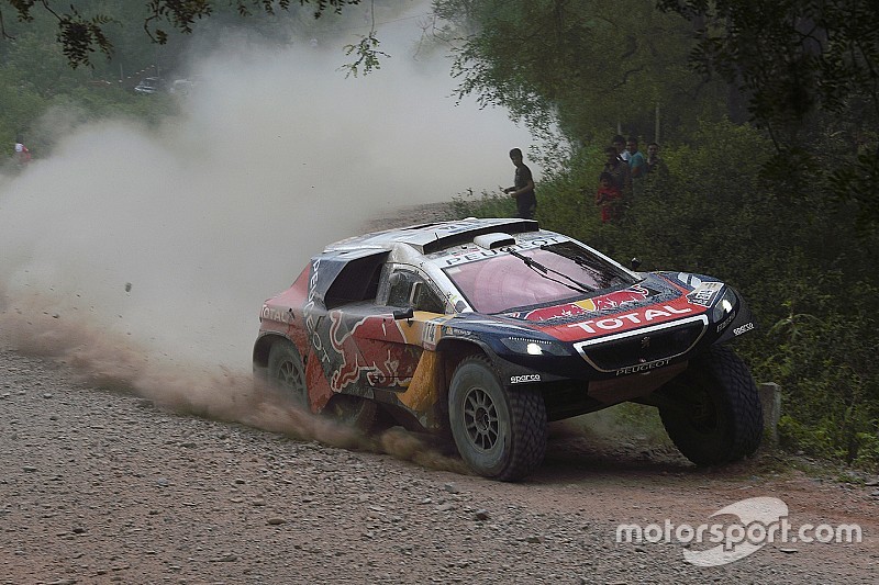 Loeb gana su tercera especial en el Dakar