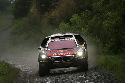 Suspensión de etapa permite a Sainz tomar cima de Dakar