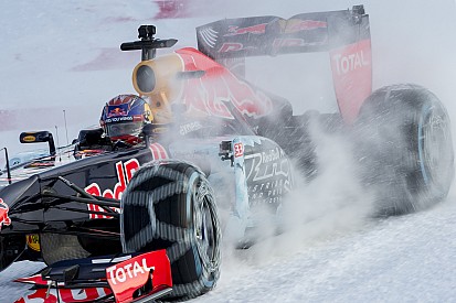 Verstappen anda com F1 em estação de esqui; veja imagens