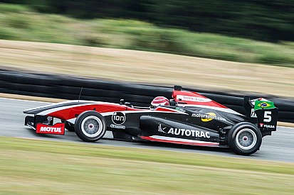 Pedro Piquet triunfa en Teretonga