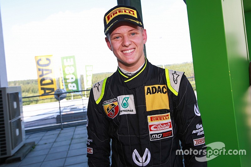 Mick Schumacher sfida Alesi, Fittipaldi e Newey