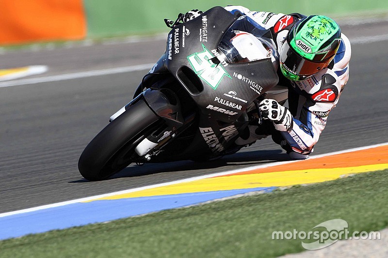 Eugene Laverty cade e si frattura la mano destra
