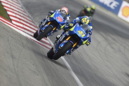 Aleix Espargaro promuove il nuovo motore Suzuki