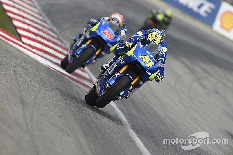 Aleix Espargaró prueba el nuevo motor Suzuki