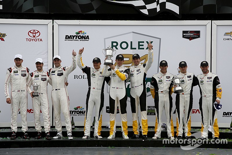 Porsche: Saisonstart mit zwei Podiumsplätzen in Daytona