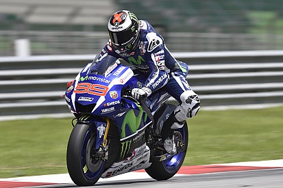Sepang, Day 3, Ore 15: Lorenzo prima della pioggia