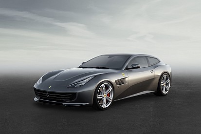 Ecco la Ferrari GTC4Lusso. Sarà presentata al Salone di Ginevra