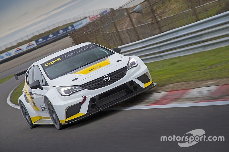 Target Competition startet 2016 mit sieben Opel-Autos in den TCR-Serien