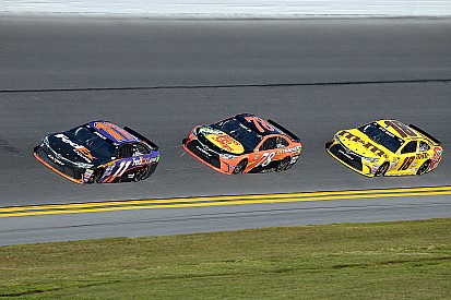 Daytona 500: trionfo al photofinish per Denny Hamlin