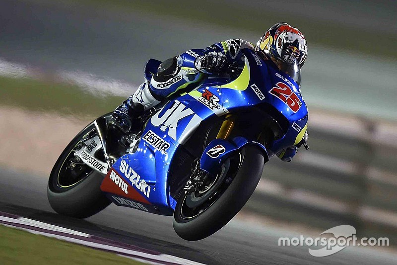 Viñales de nuevo en la parte superior en Qatar, Márquez se cae