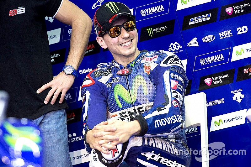 Jorge Lorenzo prende tempo per decidere se continuare con Yamaha